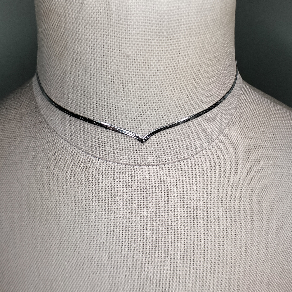 .925 Sterling Silver V-shaped Flat Herringbone Choker Necklace